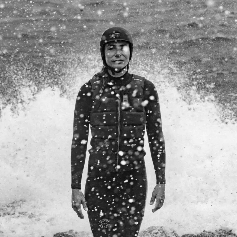 MANERA Vagabond Impact Vest